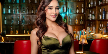 Chloe Amour Serves Up Sex on the Rocks in New VR Bangers Showcase