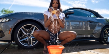 Leilani Li Gets Wet and Sudsy for Brazzers