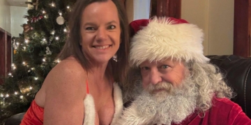 Ms. Amanda Celebrates the Season With Christmas Eve Release, “Santa’s Treat”