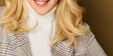Holly Randall Shares Career Lessons, Reinvention in CarlyDavid.com Interview - Image 01 (May 28, 2026)